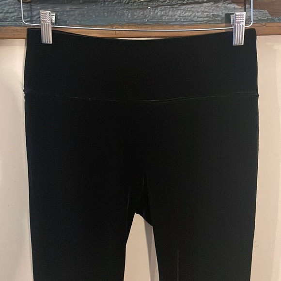 White House Black Market Velvet Instantly Slimming Leggings Size Small - Picture 4 of 16